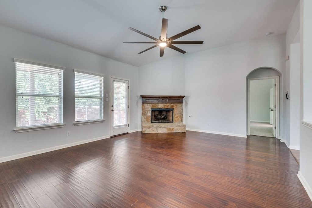 628 Bottle Brush Dr - Photo 4