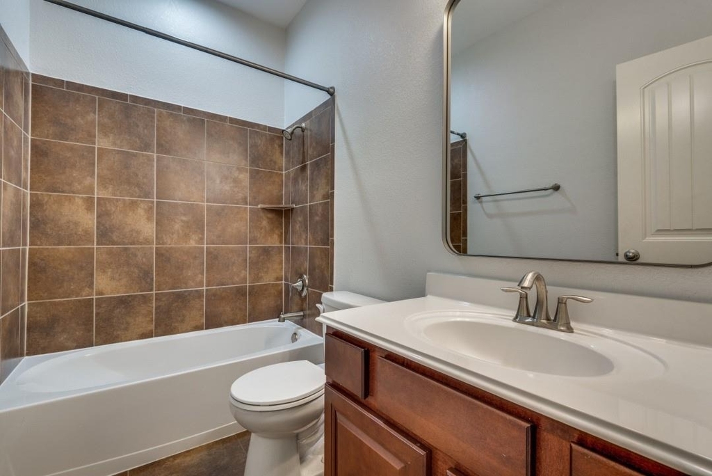 628 Bottle Brush Dr - Photo 8