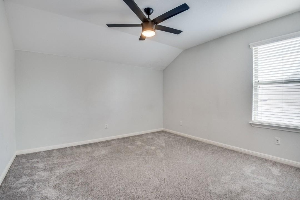 628 Bottle Brush Dr - Photo 15