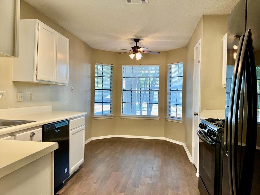 2105 Balsam Way - Photo 8