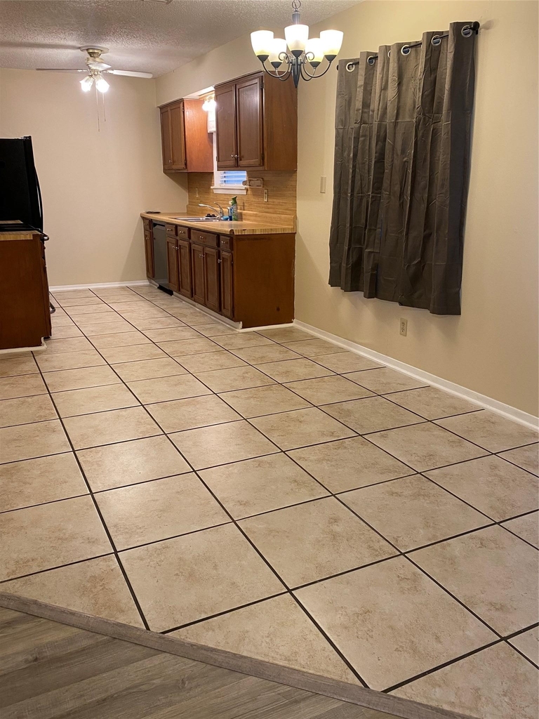 1806 Sierra Dr - Photo 4