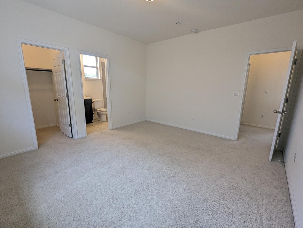 3240 E Whitestone Blvd - Photo 33