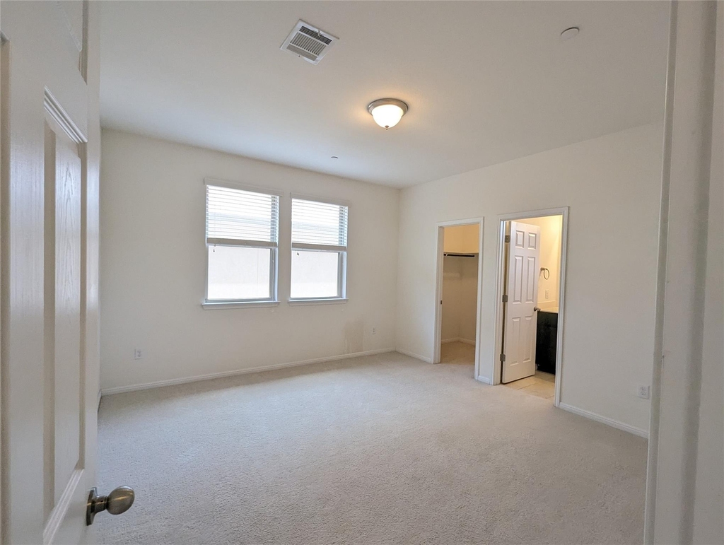 3240 E Whitestone Blvd - Photo 32