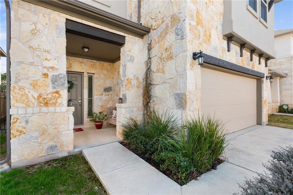 3240 E Whitestone Blvd - Photo 3