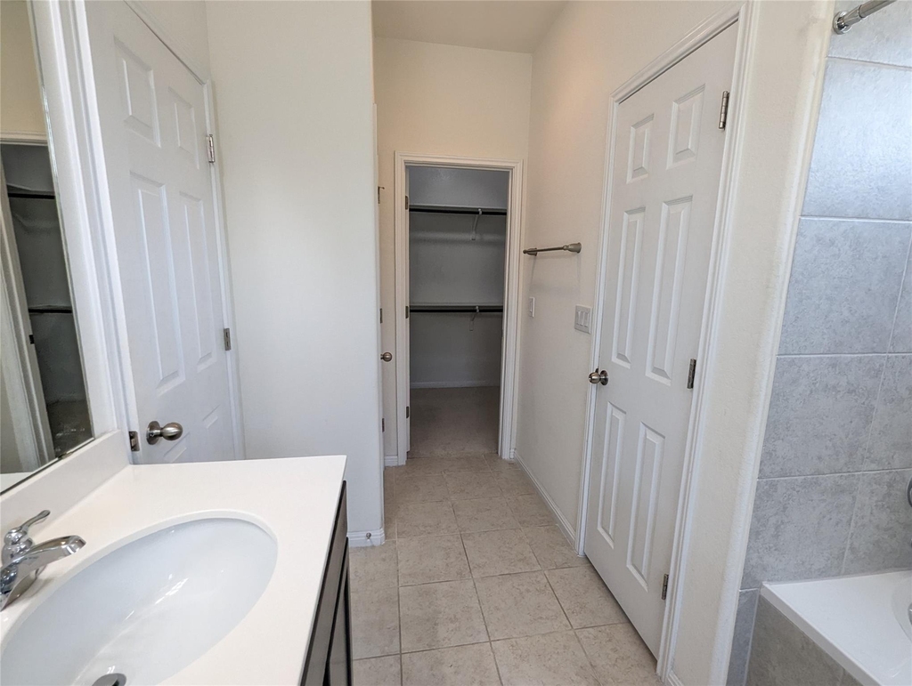 3240 E Whitestone Blvd - Photo 17