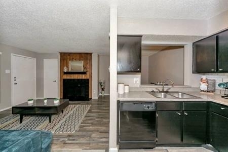 500 E Loop 820 - Photo 5