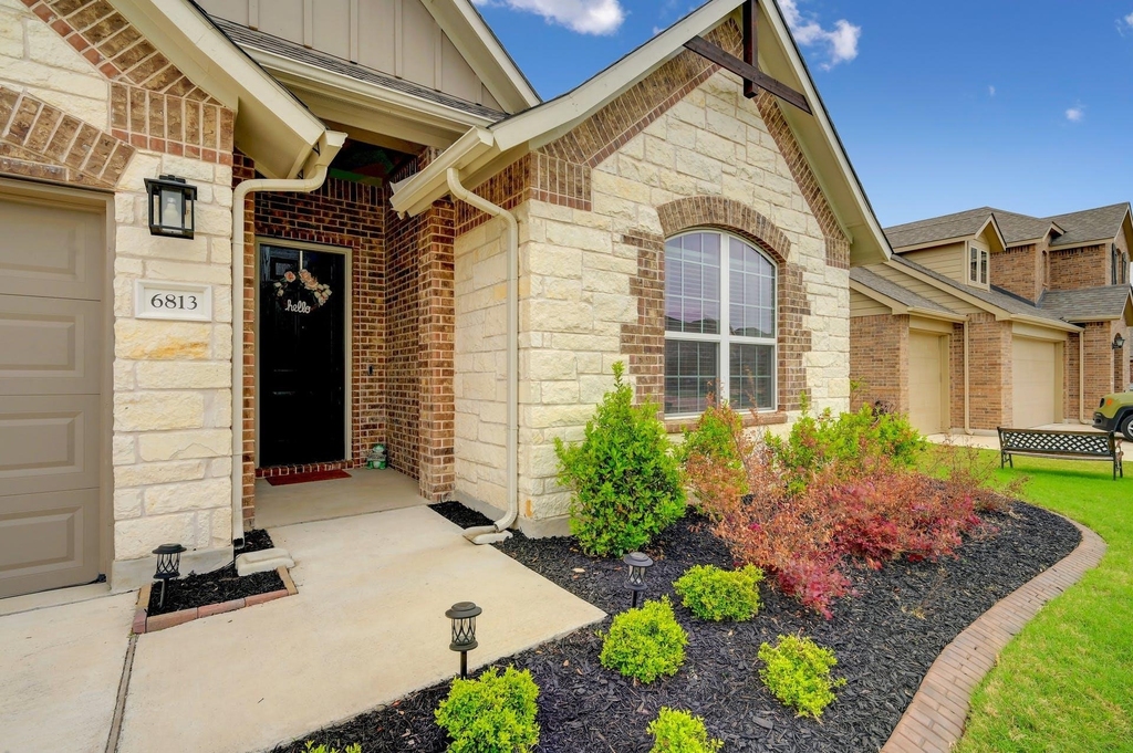 6813 Leonardo Dr - Photo 0