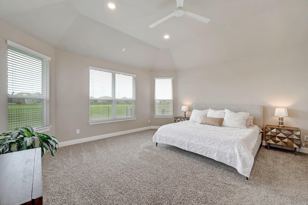 6813 Leonardo Dr - Photo 8