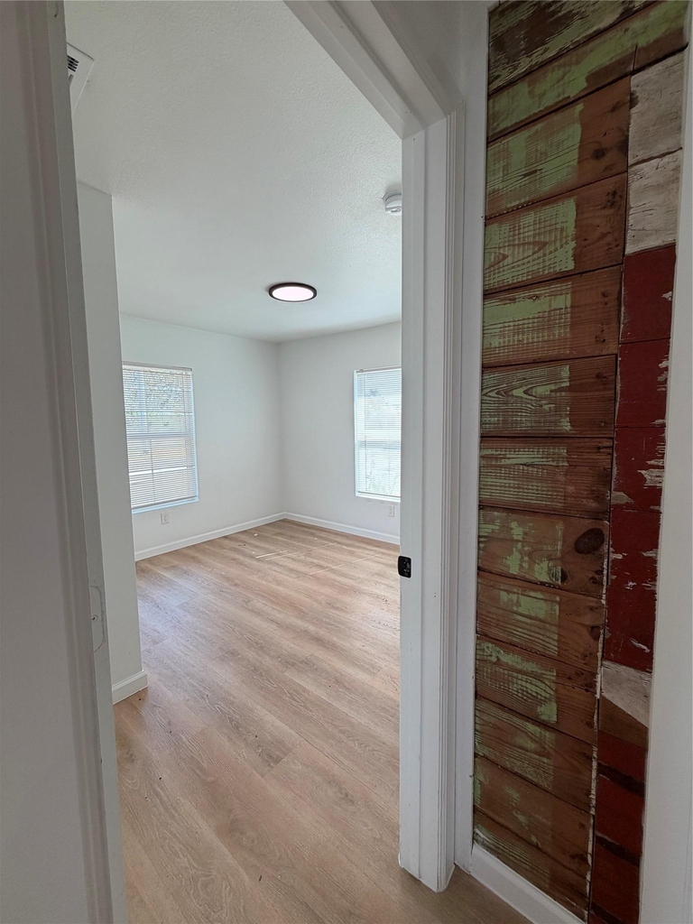 1209 Pine St - Photo 3
