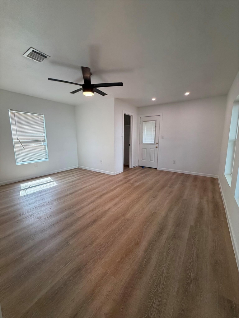 1209 Pine St - Photo 9