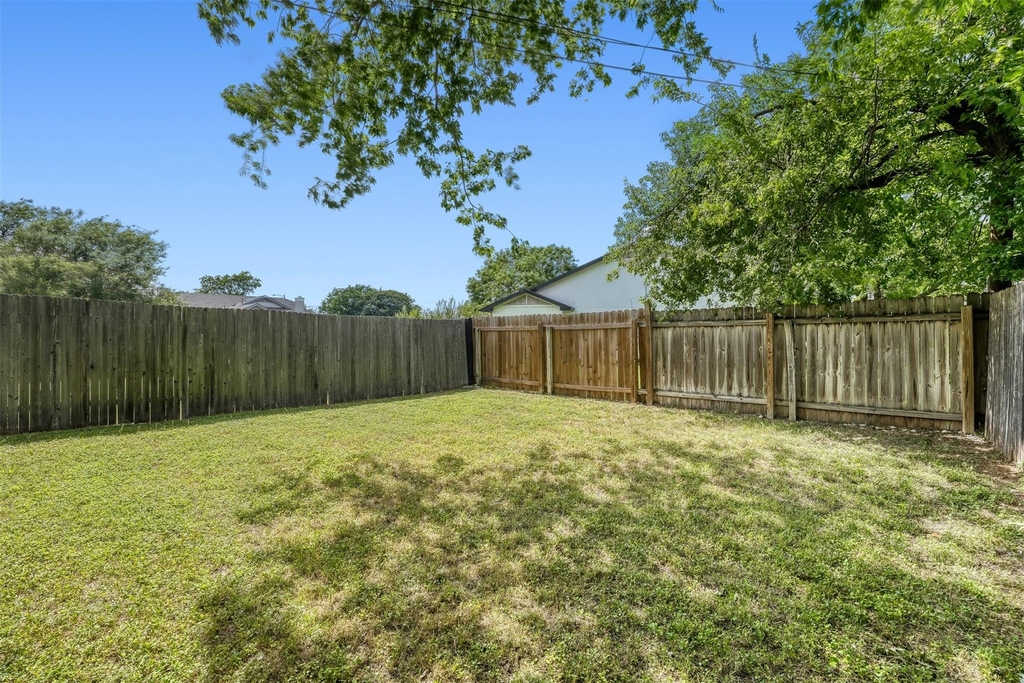 500 Gregory Ct - Photo 12