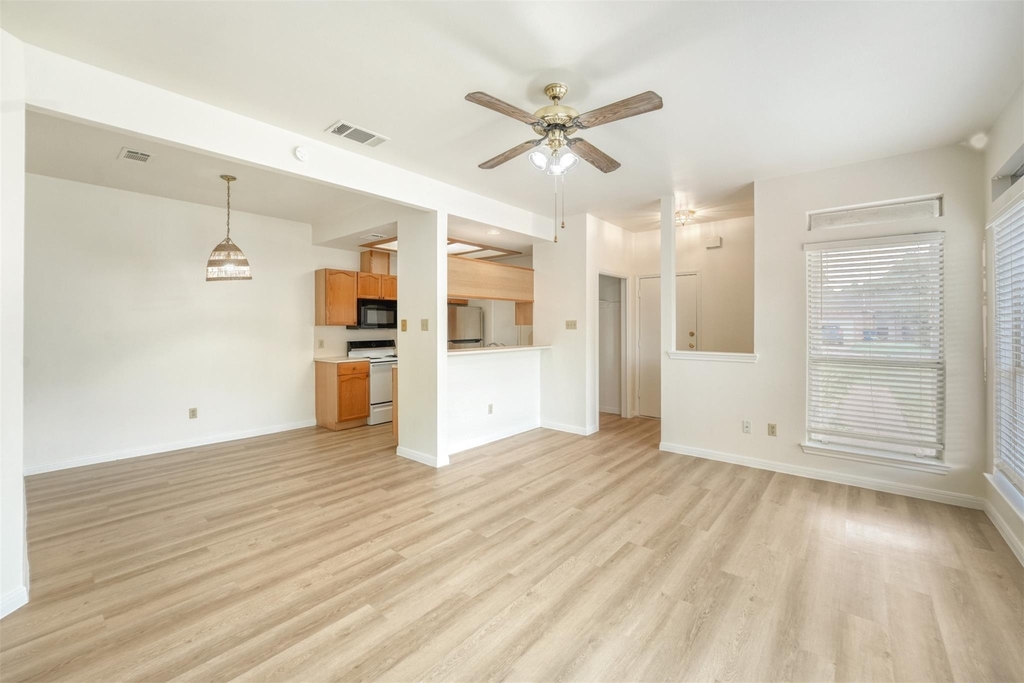 500 Gregory Ct - Photo 7