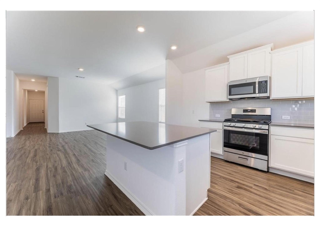 381 Jack Ryan St - Photo 1