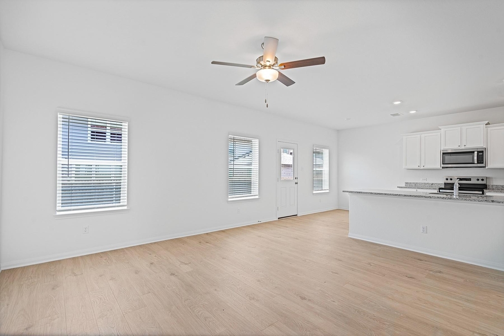 14501 Wahlbergs Way - Photo 2