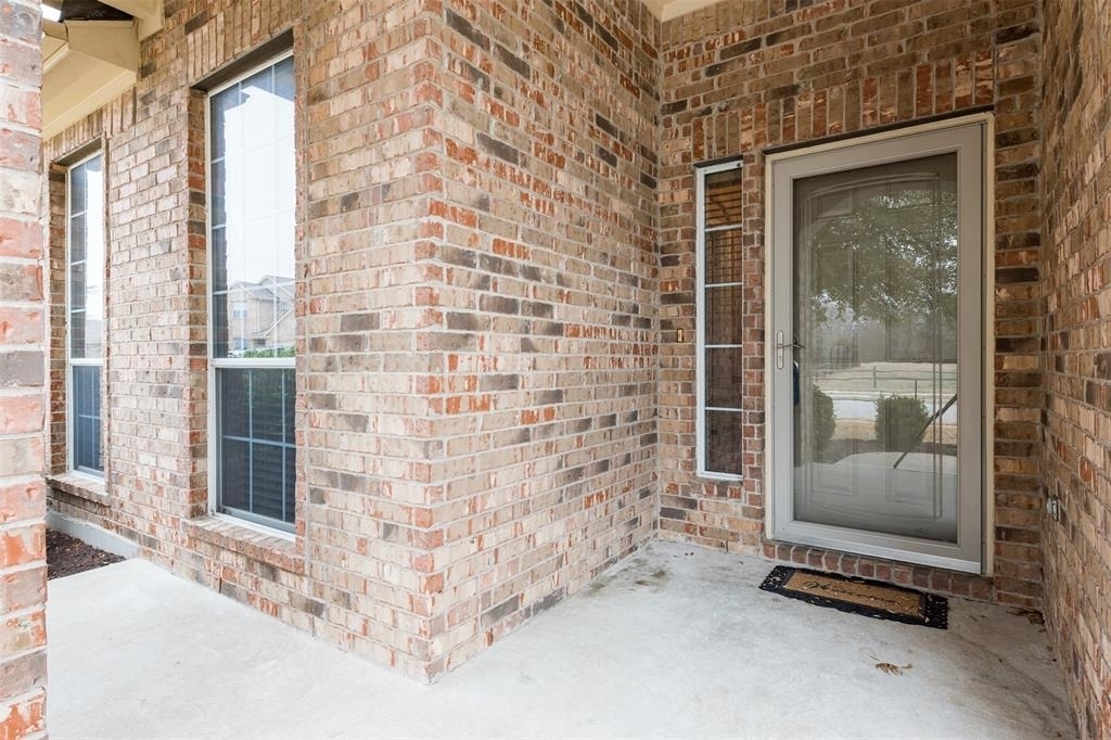 913 Brighton Pl - Photo 3