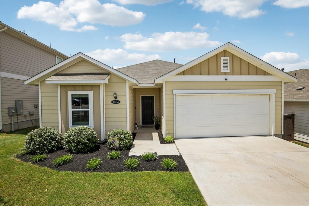11604 Comano Dr - Photo 3