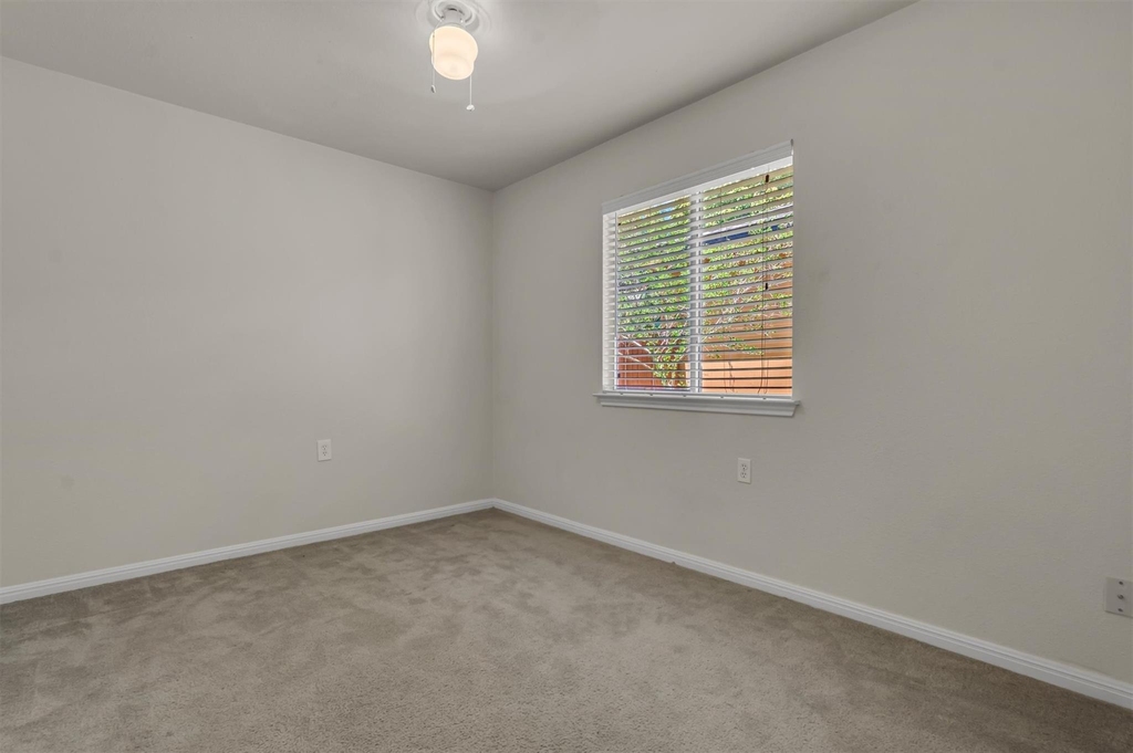5605 Bentsen Ln - Photo 12