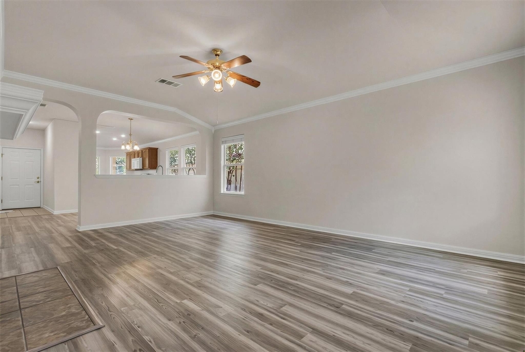 5605 Bentsen Ln - Photo 6