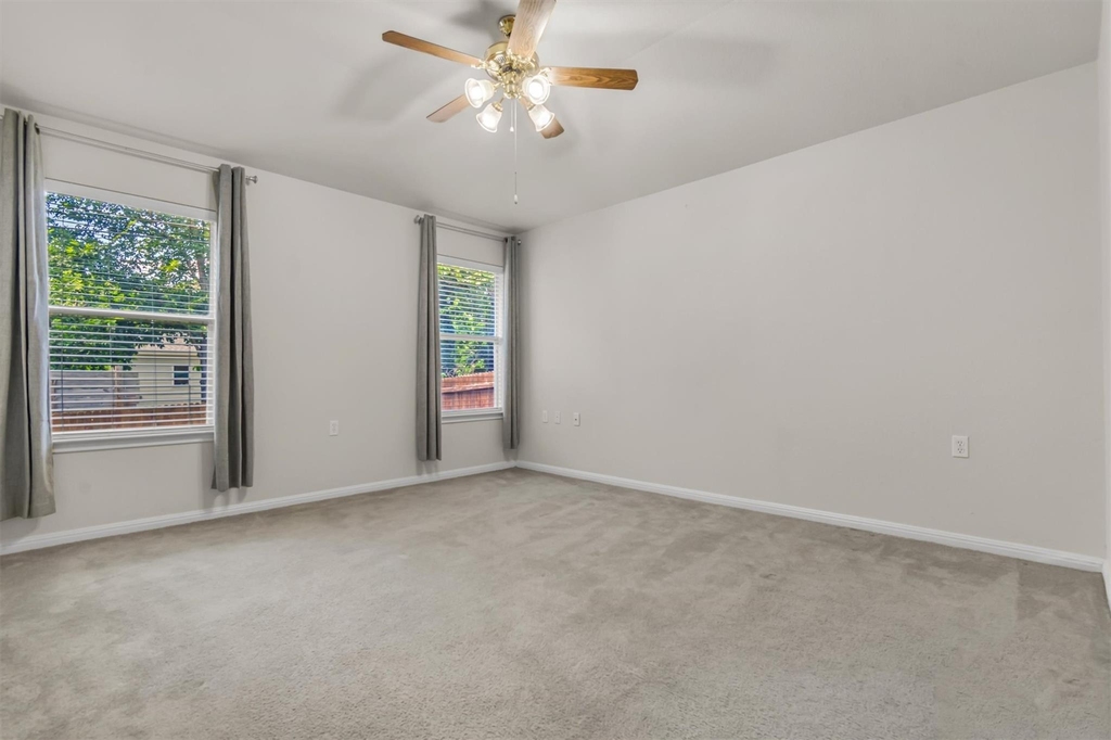 5605 Bentsen Ln - Photo 8