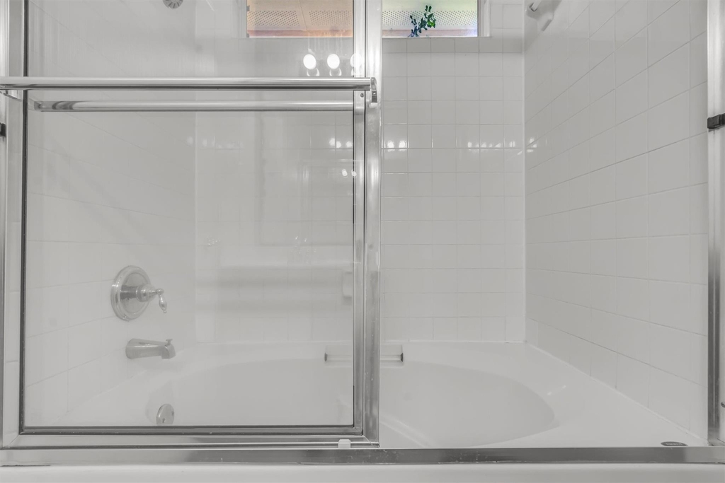 5605 Bentsen Ln - Photo 10
