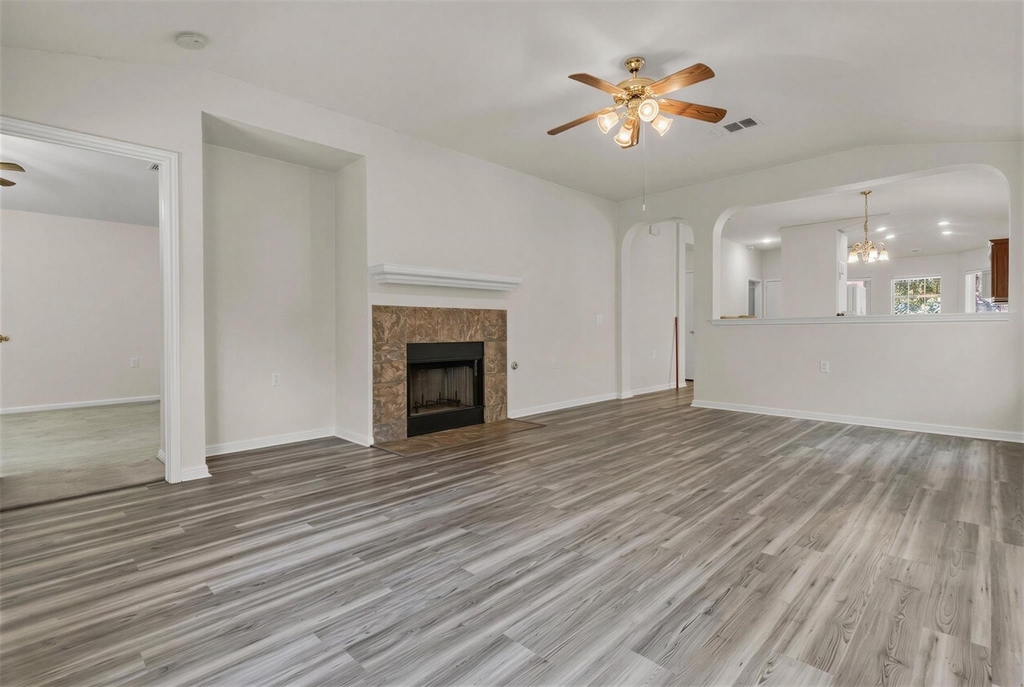 5605 Bentsen Ln - Photo 5