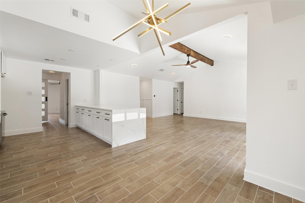 1111 Spearson Ln - Photo 6