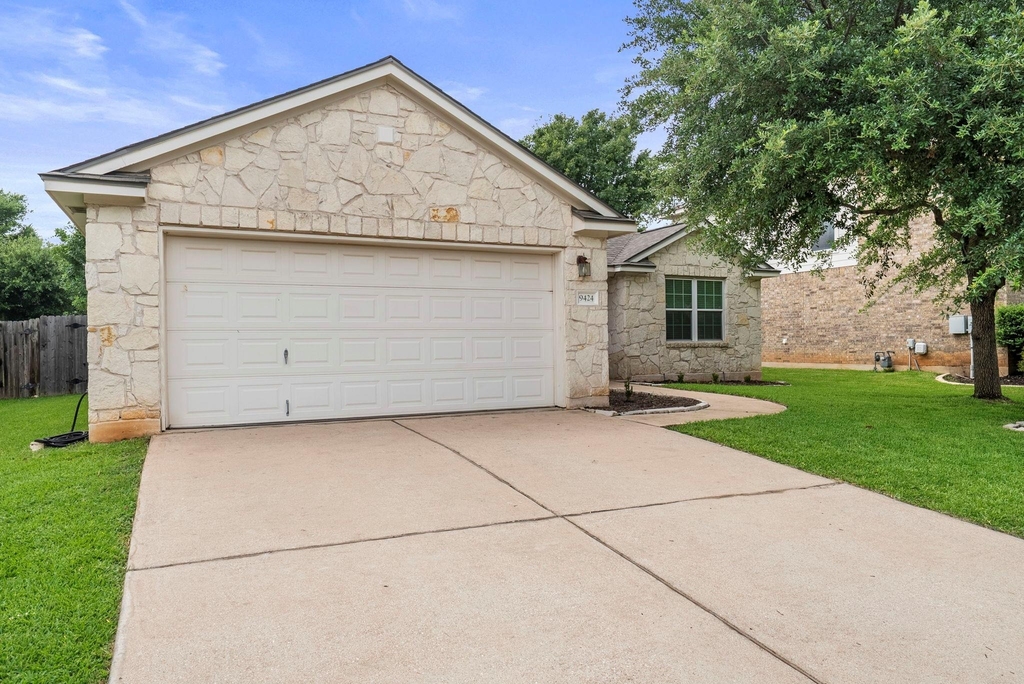 9424 Castle Pines Dr - Photo 3