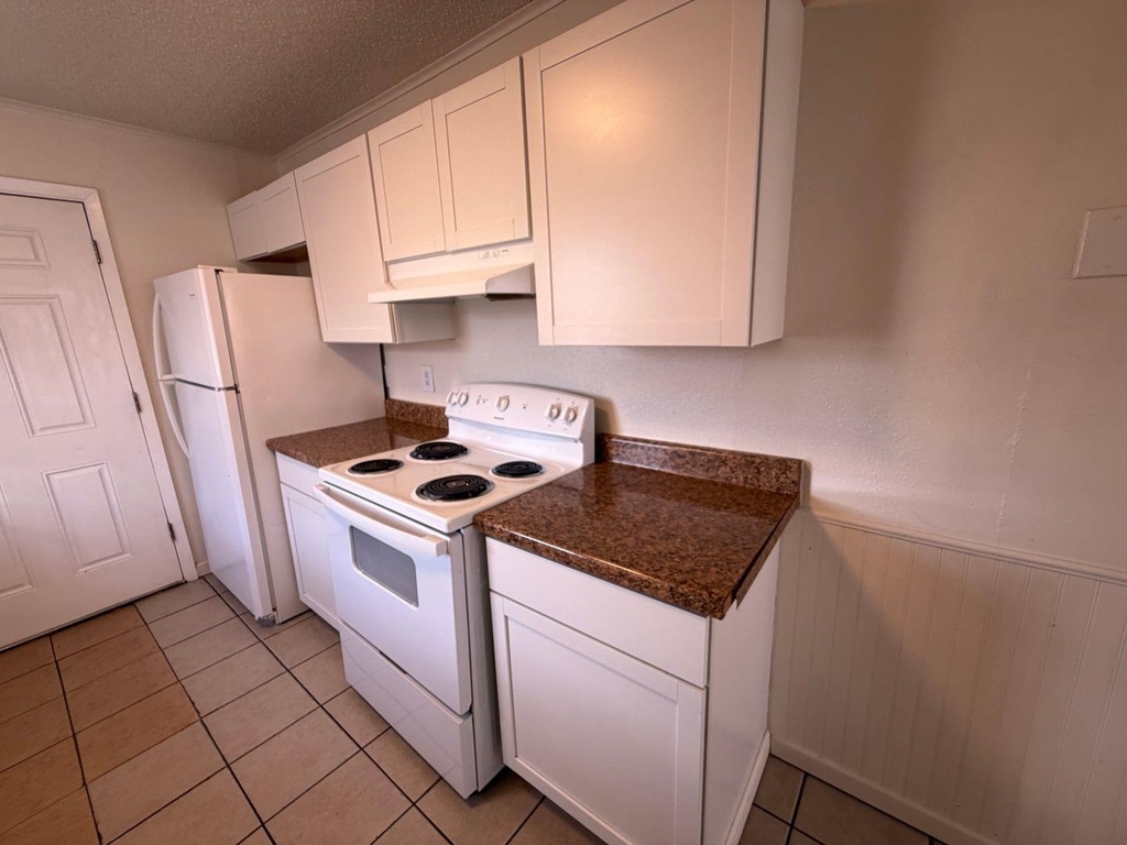 212 Aster St - Photo 4