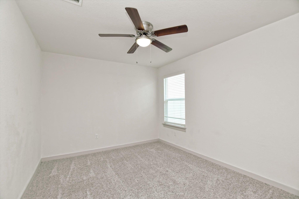 204 Merrick Rd - Photo 27