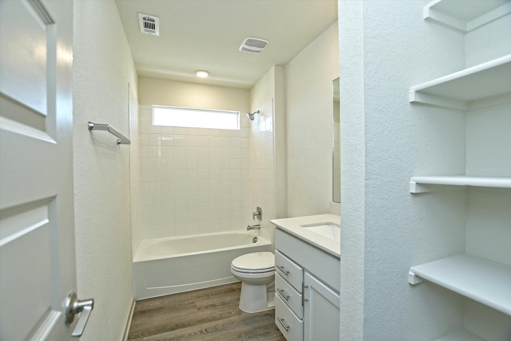 204 Merrick Rd - Photo 25