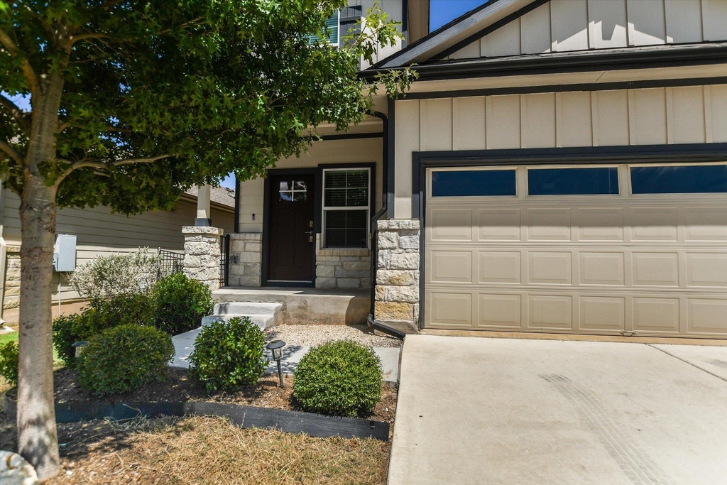 204 Merrick Rd - Photo 3