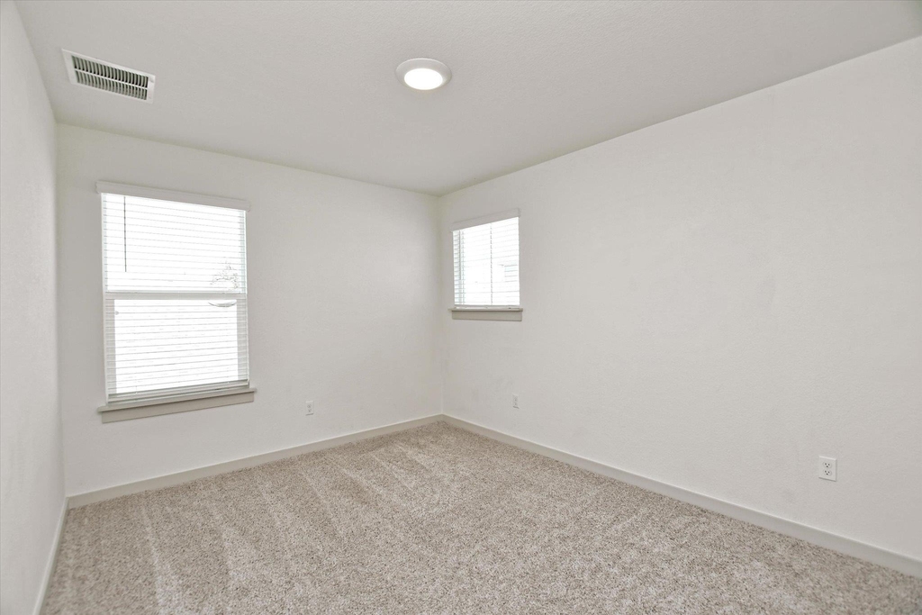 204 Merrick Rd - Photo 26