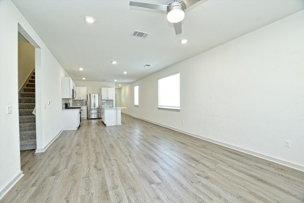 204 Merrick Rd - Photo 14
