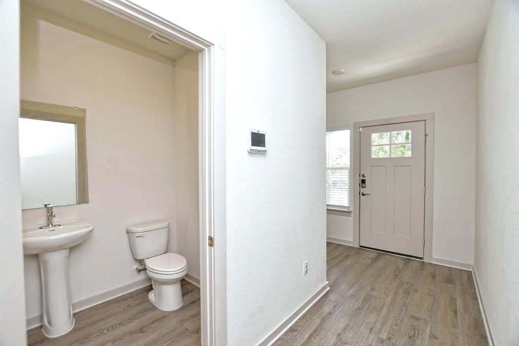 204 Merrick Rd - Photo 31