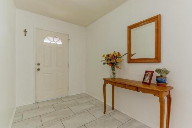 1020 Skylark Hill Ln - Photo 2