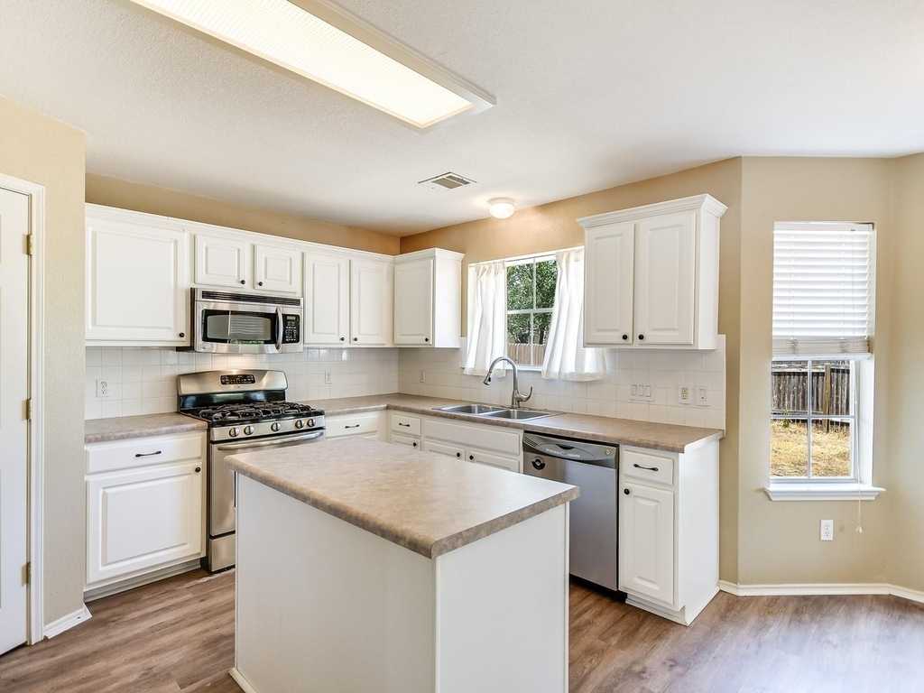 14440 Lilley Brook Cv - Photo 8