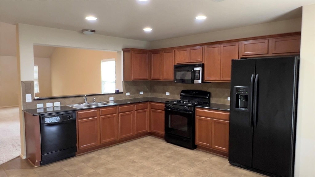357 Nottingham Loop - Photo 1