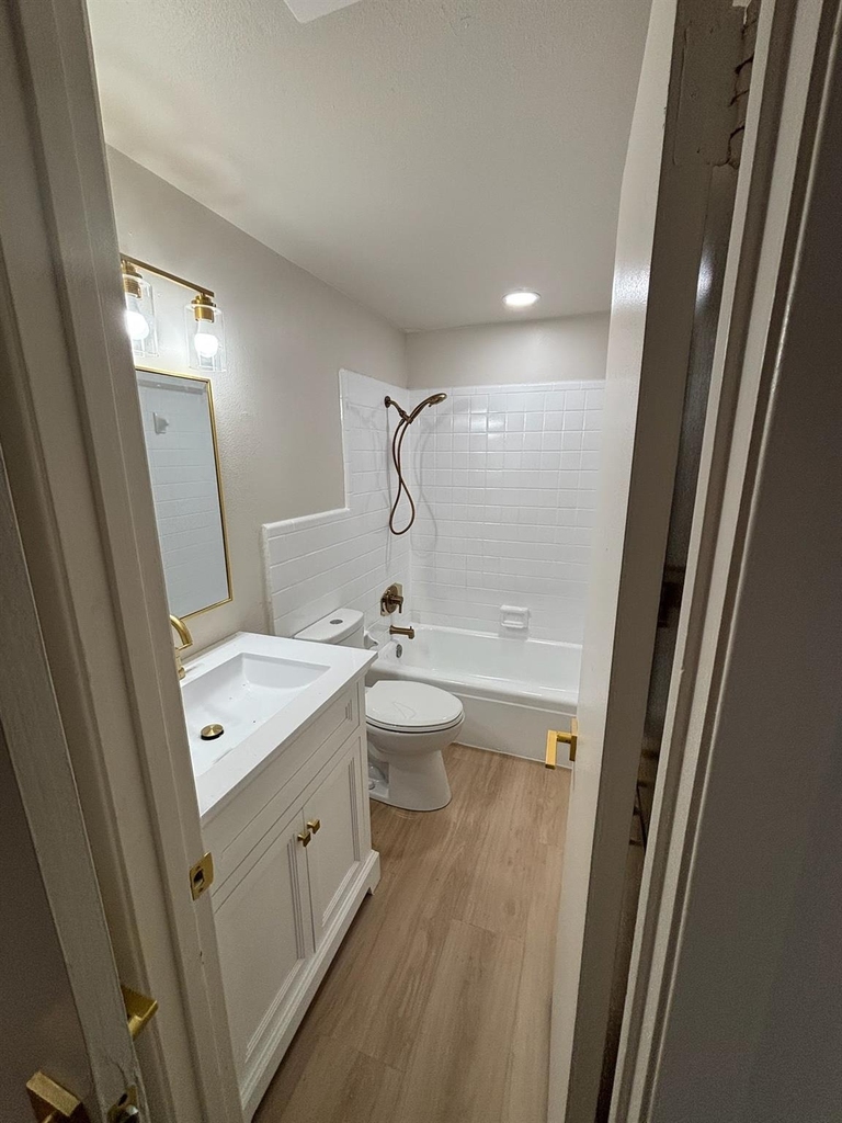 525 W Houston St - Photo 1