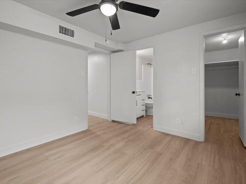 525 W Houston St - Photo 4