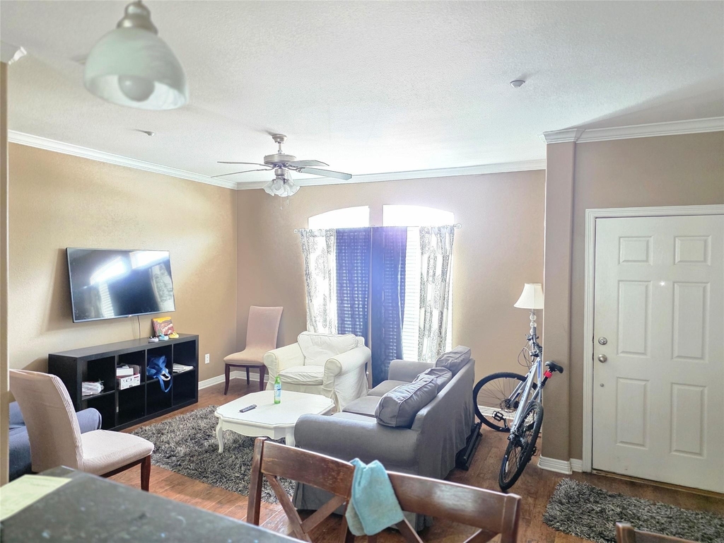 305 Holleman Dr E - Photo 8