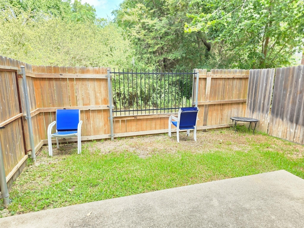 305 Holleman Dr E - Photo 34