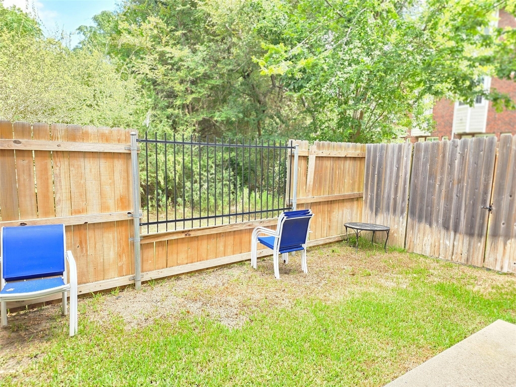 305 Holleman Dr E - Photo 35