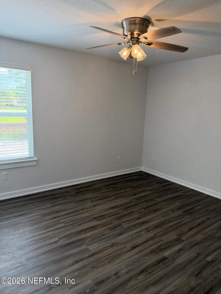 201 Bradford Drive - Photo 3