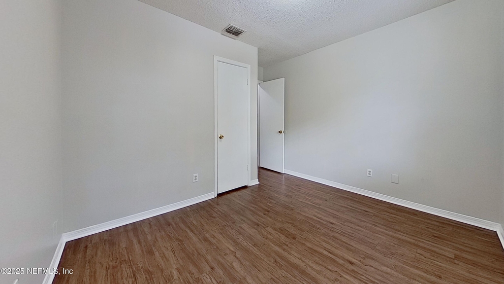 477 Crabapple Court - Photo 3