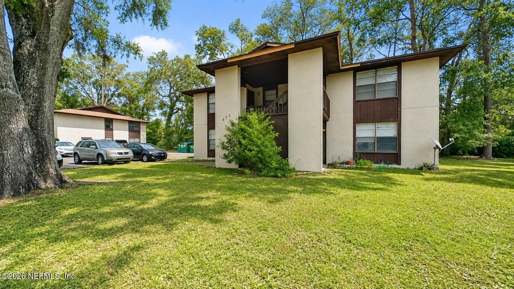 477 Crabapple Court - Photo 0