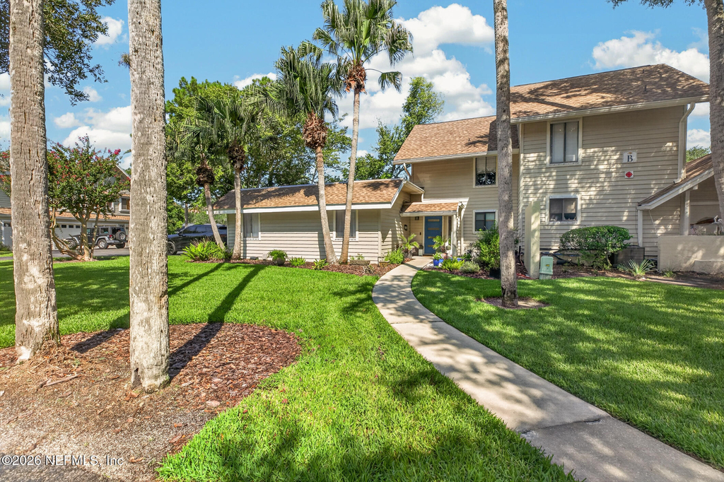 202 Vista Lagoon Court - Photo 0