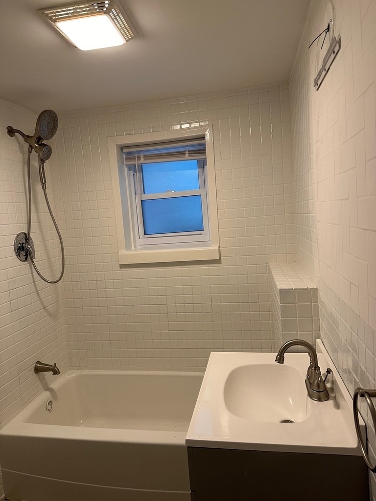 2839 N Southport Avenue - Photo 4