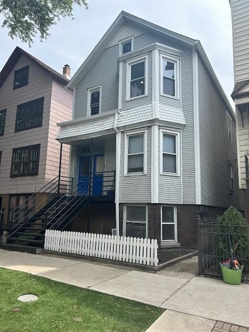 2839 N Southport Avenue - Photo 0