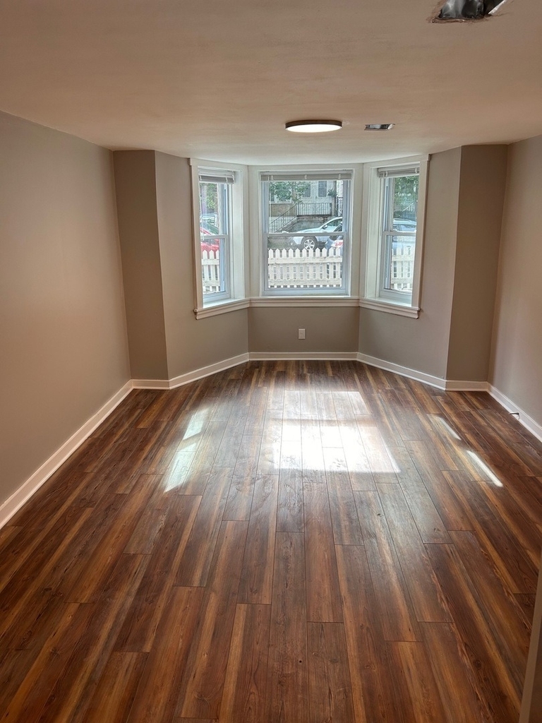 2839 N Southport Avenue - Photo 1