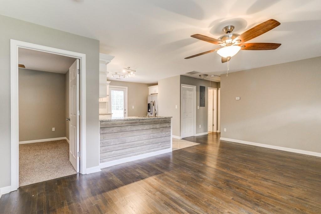 567 Ashburton Avenue - Photo 7